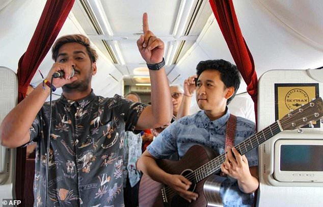 `Ngamen` di Langit, Kiat Anyar Garuda Bidik Milenial 